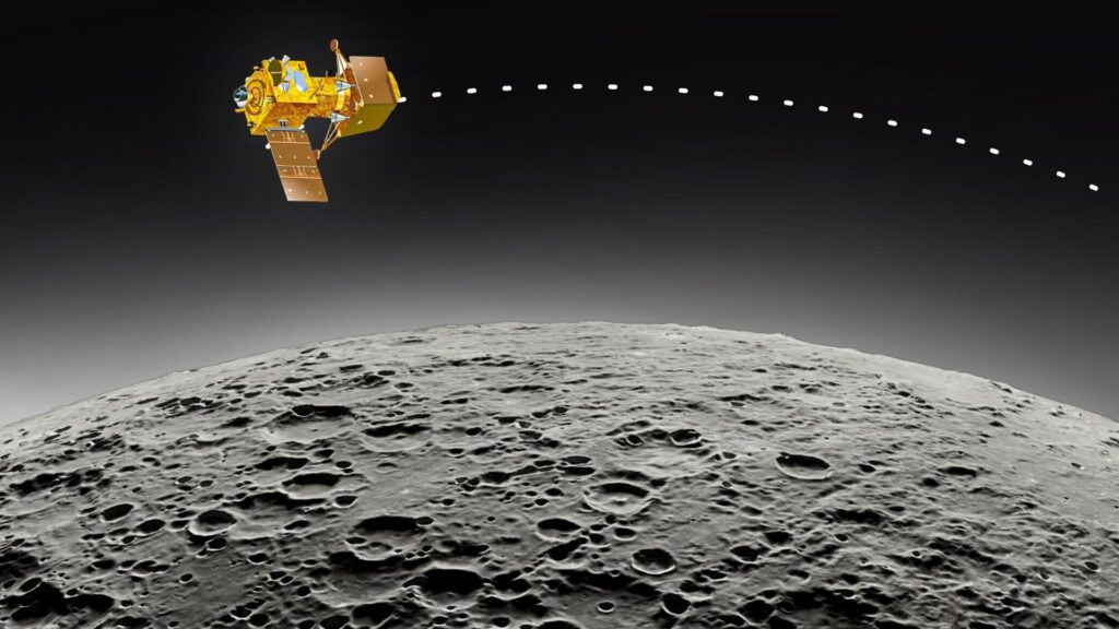 Vue d'artiste de Chandrayaan-3 autour de la Lune. // Source : Via Twitter @chandrayaan_3 Vue d'artiste de Chandrayaan-3 autour de la Lune. // Source : Via Twitter @chandrayaan_3