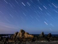 Plage et étoiles. // Source : Canva