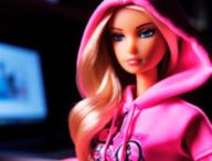 Le Buzz Barbie profite aussi aux hackers. // Source : Numerama avec Midjourney Le Buzz Barbie profite aussi aux hackers. // Source : Numerama avec Midjourney
