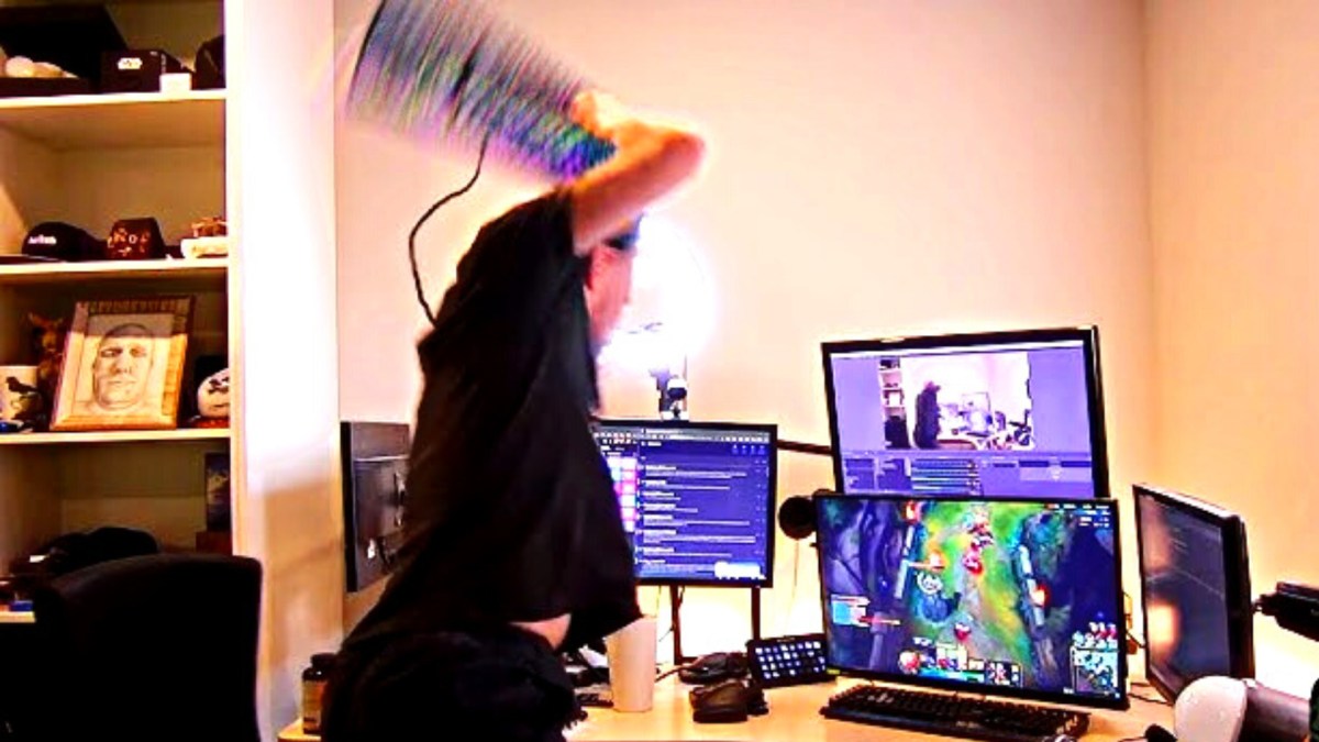 Selon le FBI, les gamers ont régulièrement recours aux attaques DDoS. // Source : YouTube / Gamer Throne Selon le FBI, les gamers ont régulièrement recours aux attaques DDoS. // Source : YouTube / Gamer Throne