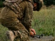 L'opérateur du drone remarque en fin de journée les mines sur son écran. // Source : Capture d'écran CNN