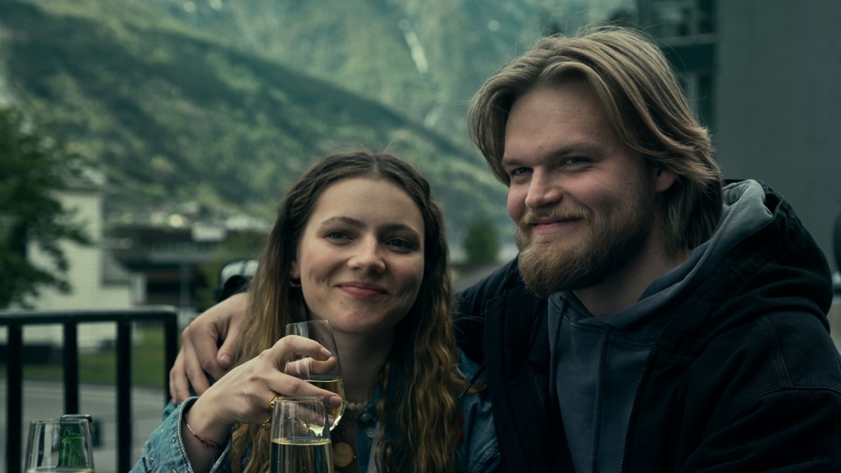 Ne souriez pas trop, la colère des dieux approche // Source : Christian Geisnaes / Netflix Ne souriez pas trop, la colère des dieux approche // Source : Christian Geisnaes / Netflix