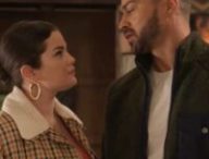 Selena Gomez (Mabel) et Jesse Williams (Torbert) dans Only Murders in the Building // Source : Disney+/Hulu Selena Gomez (Mabel) et Jesse Williams (Torbert) dans Only Murders in the Building // Source : Disney+/Hulu