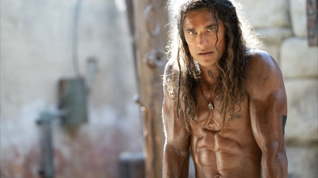 Ce n'est pas Hercules, mais Tarak (Staz Nair) dans Rebel Moon. // Source : Netflix Ce n'est pas Hercules, mais Tarak (Staz Nair) dans Rebel Moon. // Source : Netflix