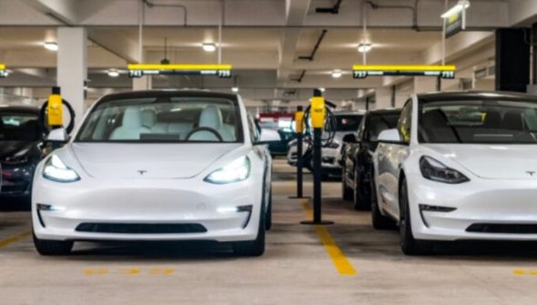 Des Tesla Model 3 chez Hertz. // Source : Hertz Des Tesla Model 3 chez Hertz. // Source : Hertz
