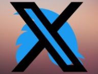 Logos de X et Twitter. // Source : Wikimedia/CC/Sawyer Merritt, Twitter ; montage Numerama sur Canva