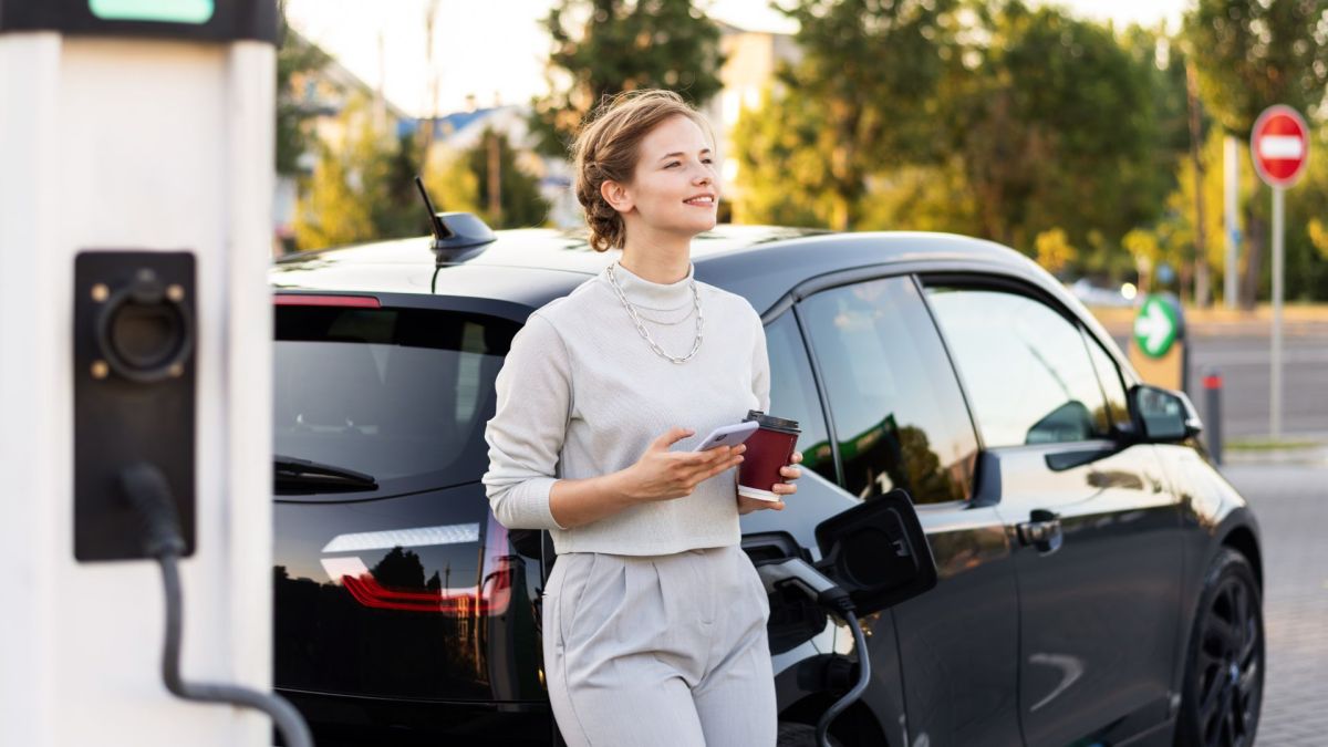 Ce que j'aurais aimé savoir avant d'avoir une voiture électrique. // Source : Canva Ce que j'aurais aimé savoir avant d'avoir une voiture électrique. // Source : Canva