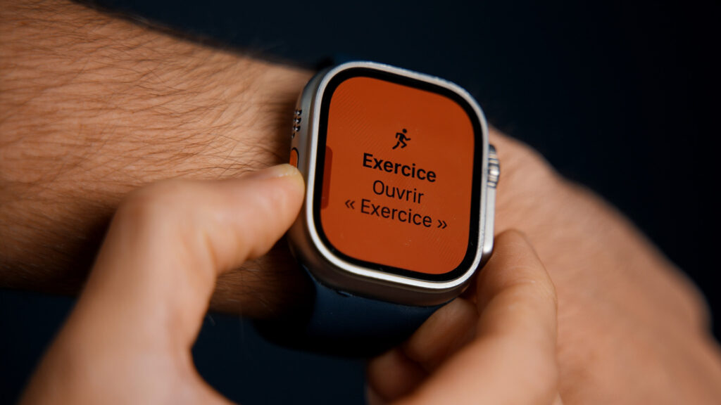 En un appui, le bouton « Action » permet de déclencher une fonction. On peut la configurer depuis les réglages. // Source : Thomas Ancelle / Numerama En un appui, le bouton « Action » permet de déclencher une fonction. On peut la configurer depuis les réglages. // Source : Thomas Ancelle / Numerama