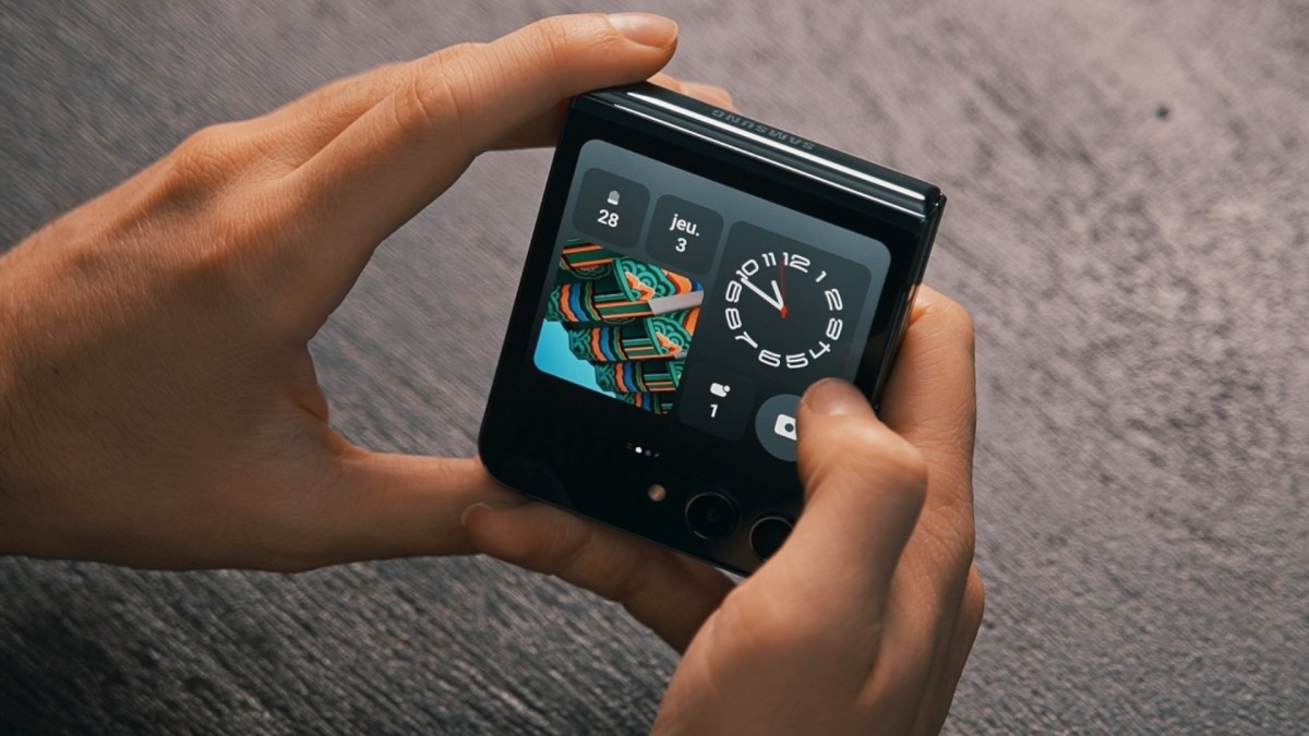 Samsung Galaxy Z Flip 5 // Source : Thomas Ancelle / Numerama Samsung Galaxy Z Flip 5 // Source : Thomas Ancelle / Numerama