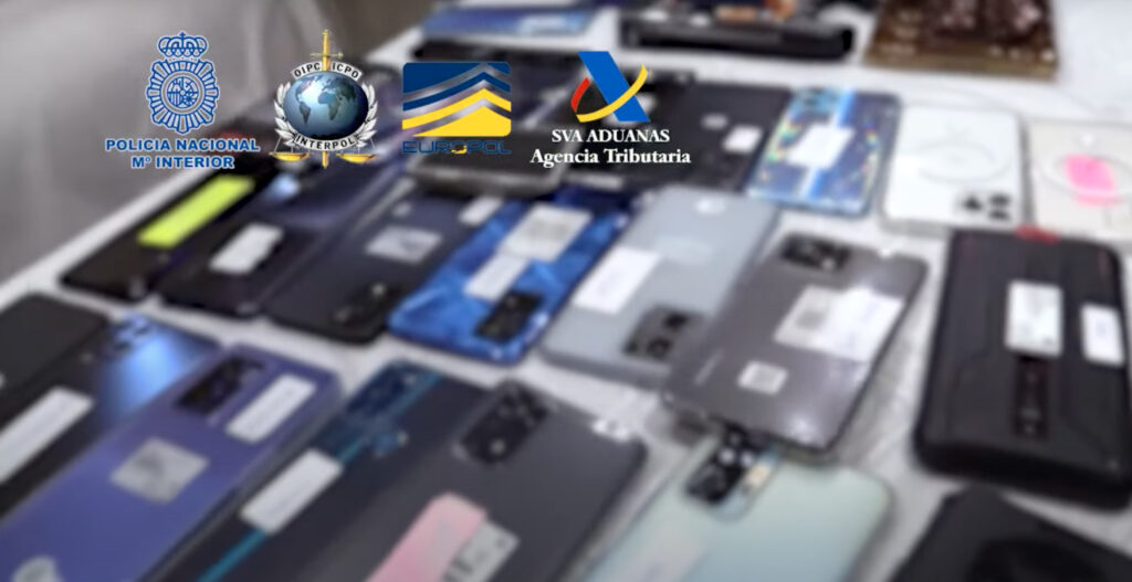 Les smartphones utilisés par les malfaiteurs pour parier en avance. // Source : Europol Les smartphones utilisés par les malfaiteurs pour parier en avance. // Source : Europol