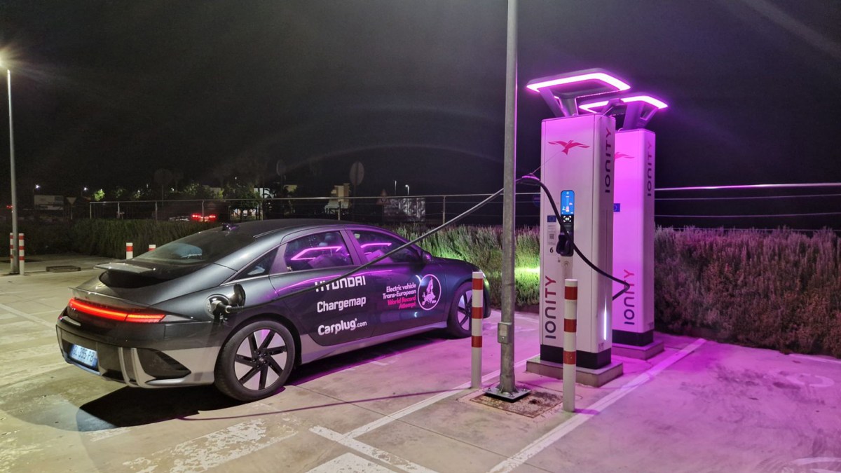 Record Traversée de l'Europe en Ioniq 6 // Source : La Chaine EV Record Traversée de l'Europe en Ioniq 6 // Source : La Chaine EV