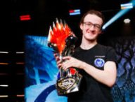 Jean-Emmanuel Depraz, champion du monde de Magic. // Source : Wizards of the Coast Jean-Emmanuel Depraz, champion du monde de Magic. // Source : Wizards of the Coast