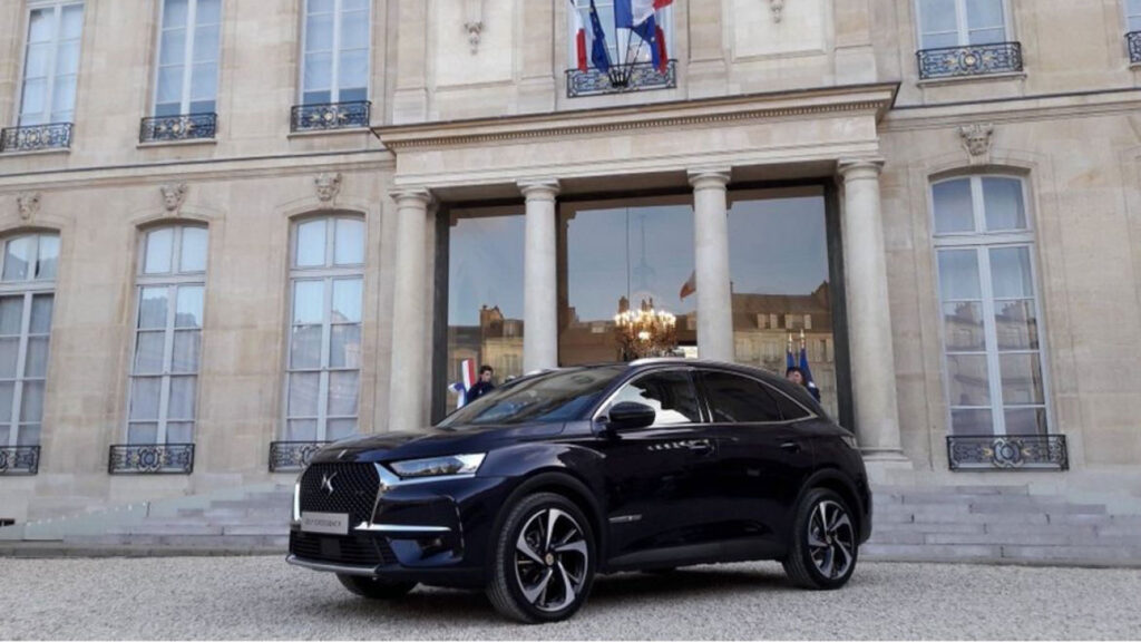 Première DS 7 Crossback de 2017 devenu depuis DS 7 PHEV // Source : DS Première DS 7 Crossback de 2017 devenu depuis DS 7 PHEV // Source : DS