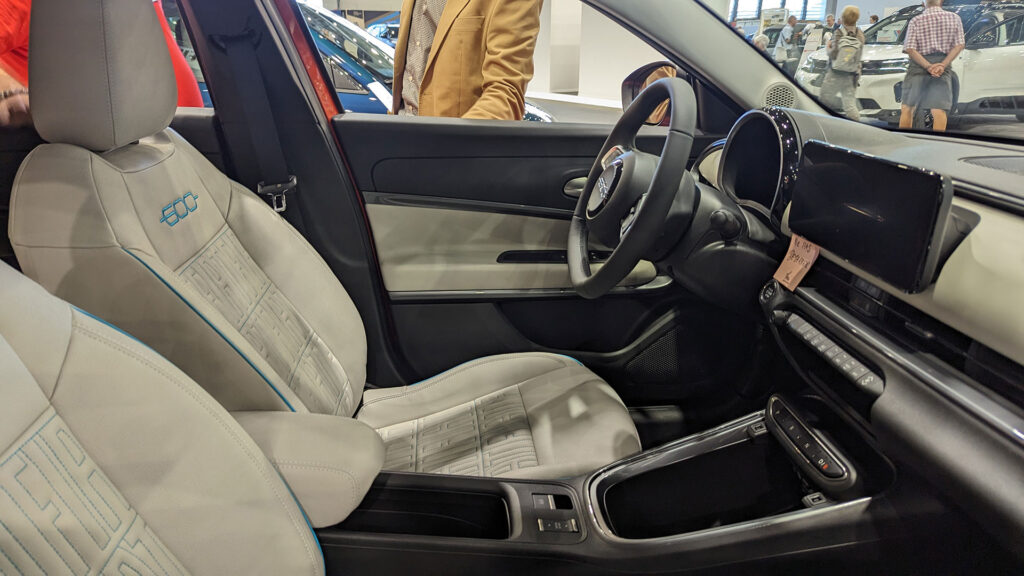 Intérieur de la Fiat 600e // Source : Raphaelle Baut Intérieur de la Fiat 600e // Source : Raphaelle Baut