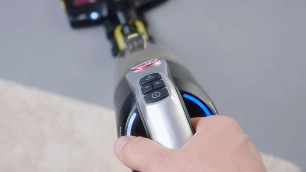 Les différentes commandes sur l'aspirateur balai Hoover H Free 500 Les différentes commandes sur l'aspirateur balai Hoover H Free 500