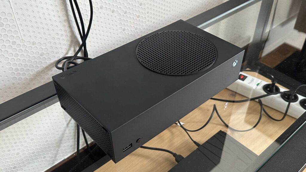 Xbox Series S noire // Source : Maxime Claudel pour Numerama Xbox Series S noire // Source : Maxime Claudel pour Numerama