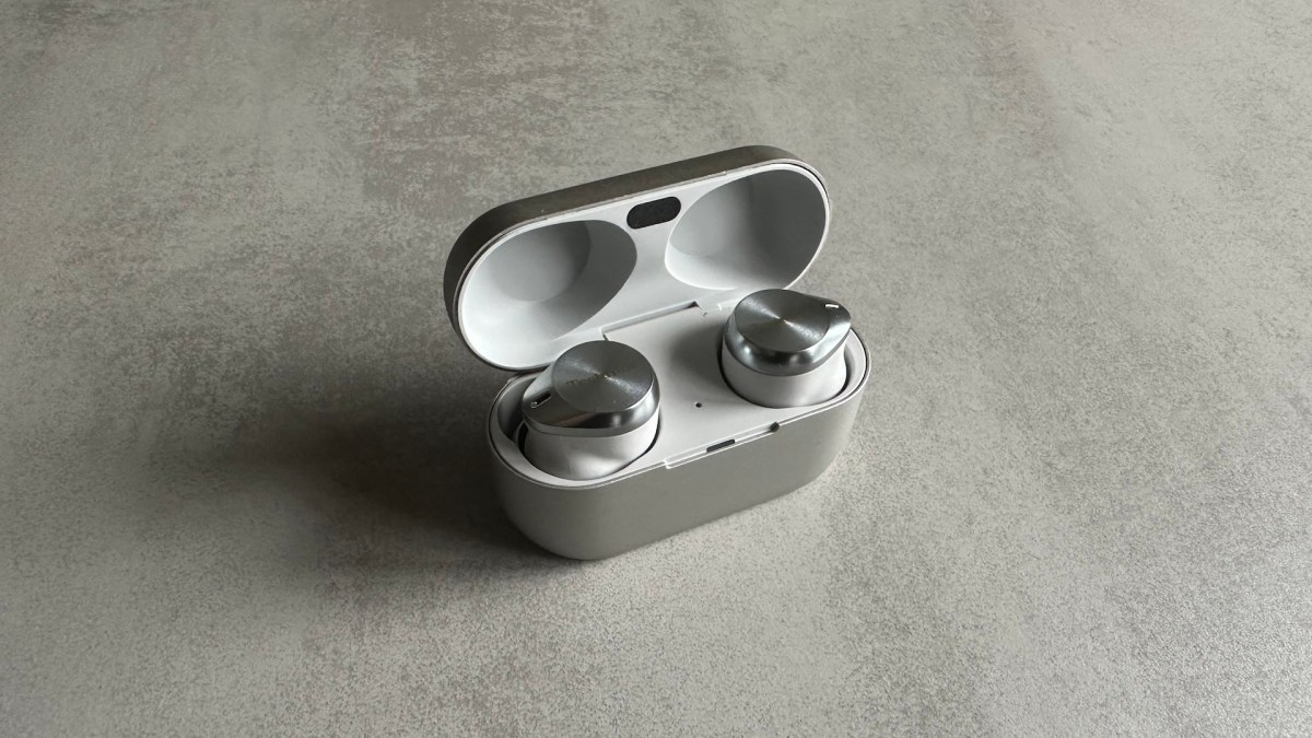 Écouteurs Technics AZ80 // Source : Maxime Claudel pour Numerama Écouteurs Technics AZ80 // Source : Maxime Claudel pour Numerama