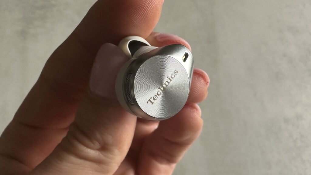 Écouteurs Technics AZ80 // Source : Maxime Claudel pour Numerama Écouteurs Technics AZ80 // Source : Maxime Claudel pour Numerama