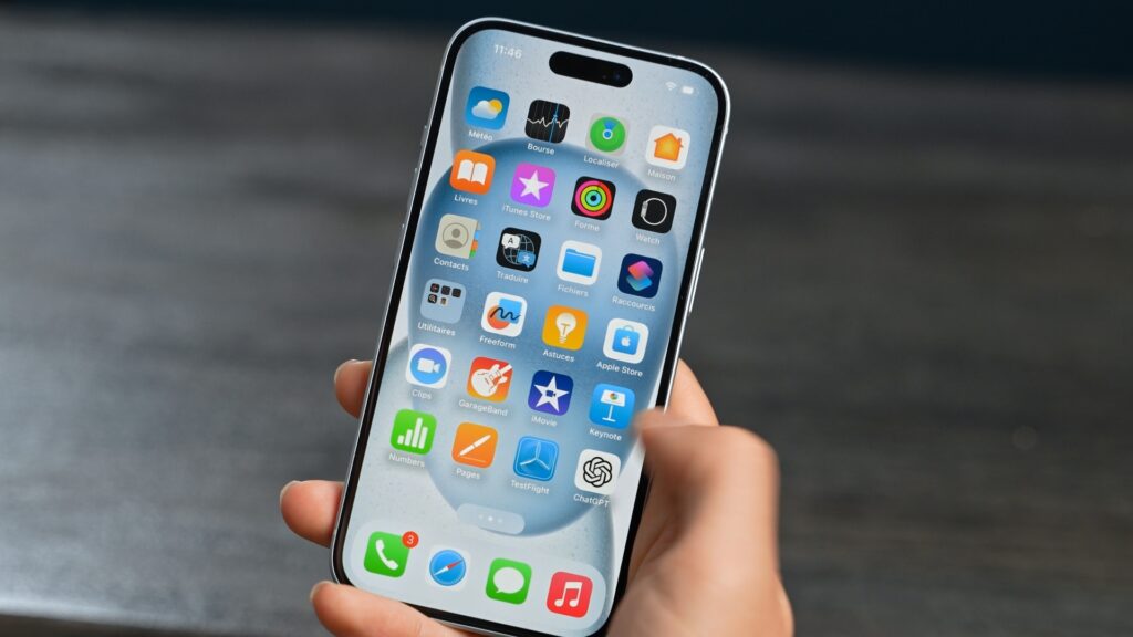 iPhone 15 // Source : Thomas Ancelle / Numerama