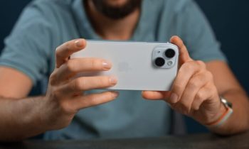 iPhone 15 et iPhone 15 Plus // Source : Thomas Ancelle / Numerama iPhone 15 et iPhone 15 Plus // Source : Thomas Ancelle / Numerama