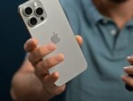 L'iPhone 15 Pro Max // Source : Thomas Ancelle / Numerama