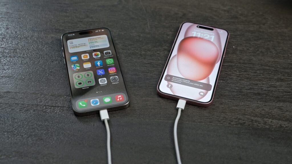iPhone 15 et iPhone 15 Plus // Source : Thomas Ancelle / Numerama iPhone 15 et iPhone 15 Plus // Source : Thomas Ancelle / Numerama