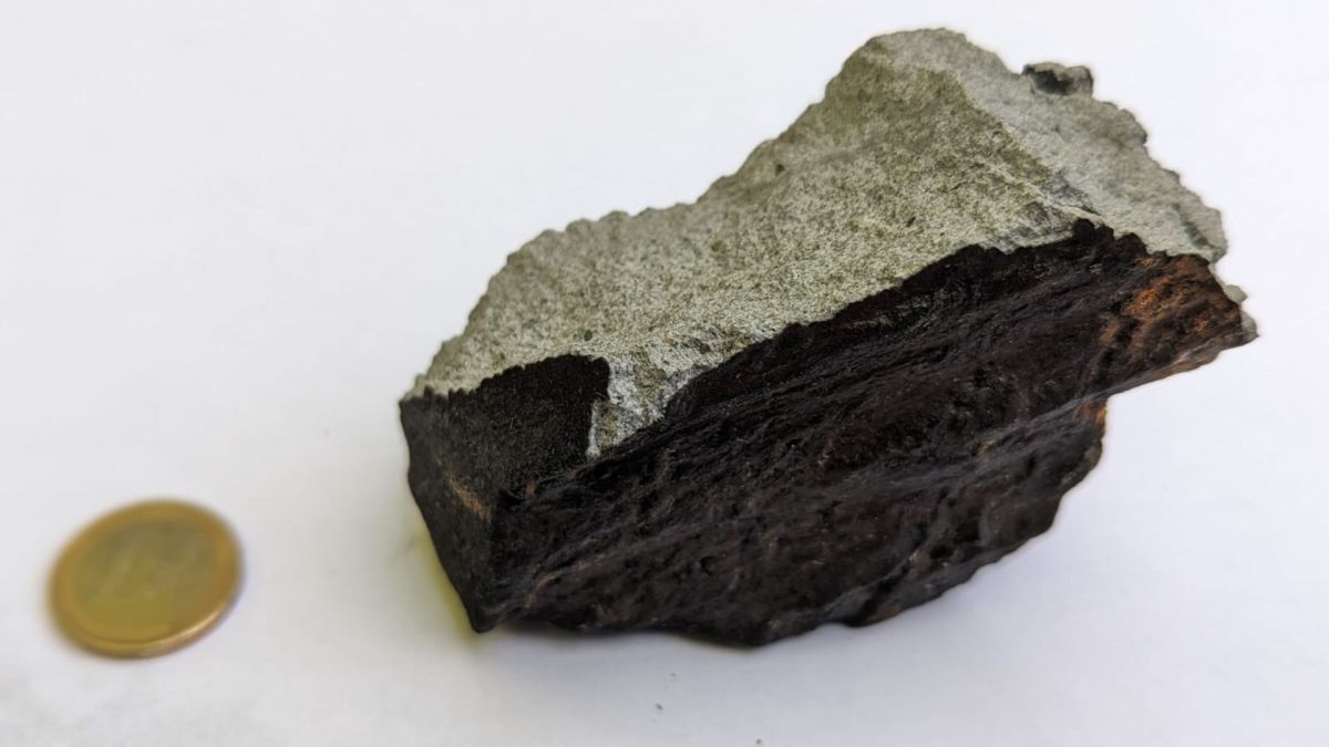 Fragment de la météorite tombée dans le Cher. // Source : Vigie-Ciel Fragment de la météorite tombée dans le Cher. // Source : Vigie-Ciel