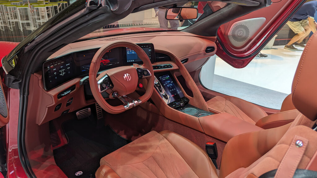 Intérieur du MG Cyberster // Source : Raphaelle Baut Intérieur du MG Cyberster // Source : Raphaelle Baut