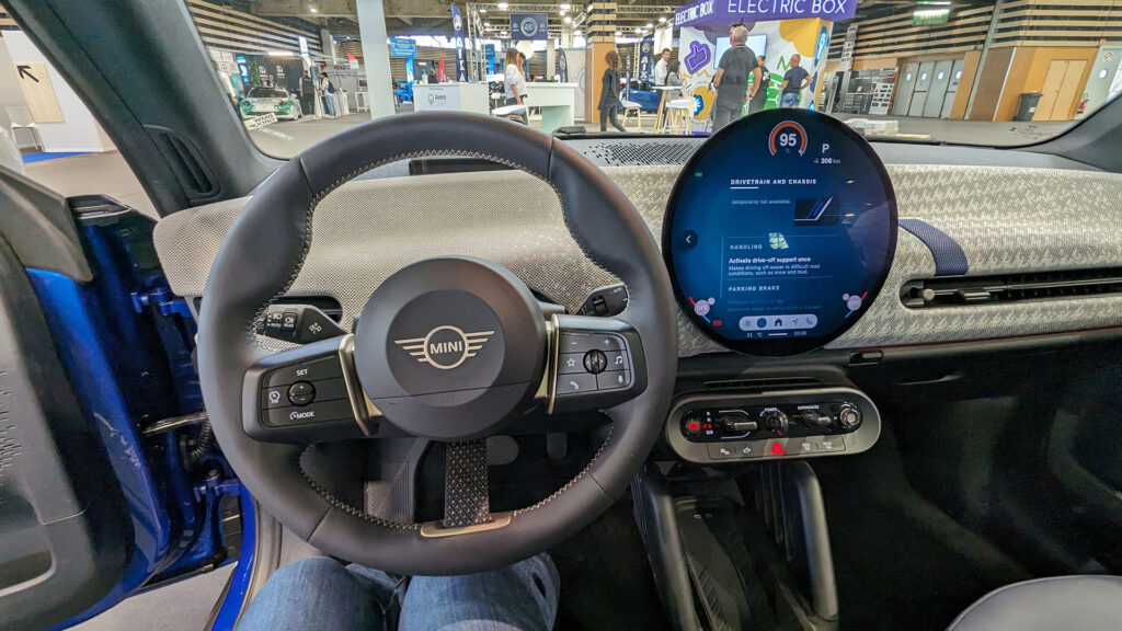 Nouvelle Mini Cooper électrique // Source : Raphaelle Baut Nouvelle Mini Cooper électrique // Source : Raphaelle Baut