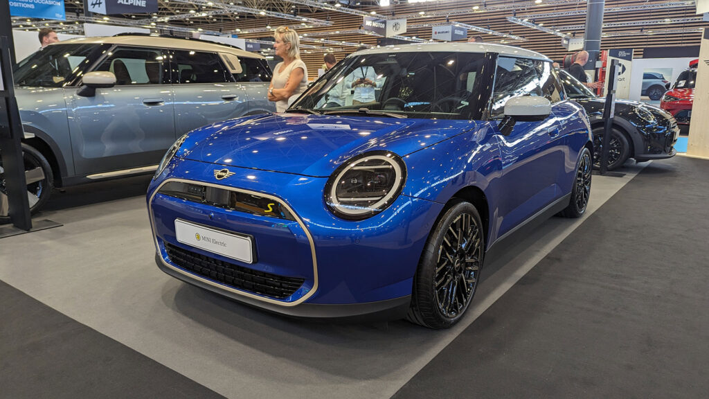 Mini Cooper électrique // Source : Raphaelle Baut Mini Cooper électrique // Source : Raphaelle Baut