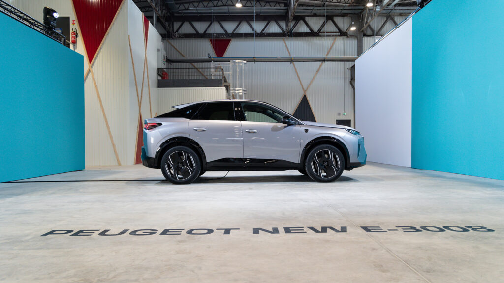 Nouveau Peugeot e-3008 // Source : Peugeot Nouveau Peugeot e-3008 // Source : Peugeot