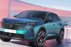 Nouveau Peugeot e-3008 // Source : Peugeot 