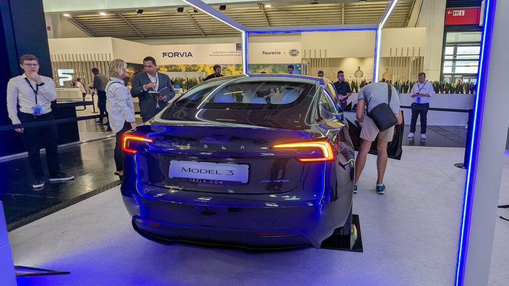 Nouvelle génération de Model 3 // Source : Raphaelle Baut Nouvelle génération de Model 3 // Source : Raphaelle Baut