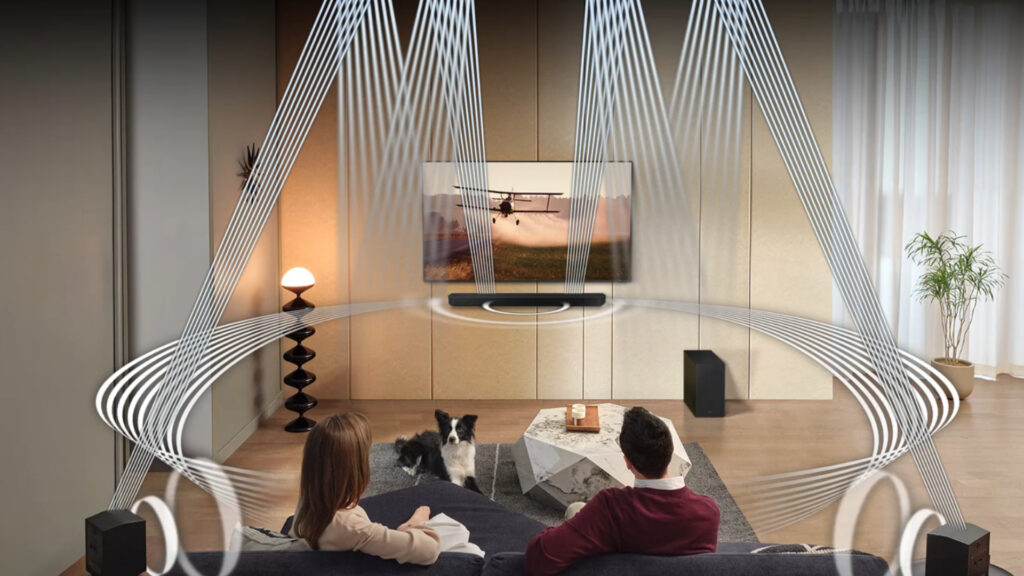La barre de son de Samsung necessite tout de mêmeun peu de place dans vottrre salon // Source : Samsung La barre de son de Samsung necessite tout de mêmeun peu de place dans vottrre salon // Source : Samsung