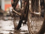 Un vélo sale // Source : Numerama avec Midjourney