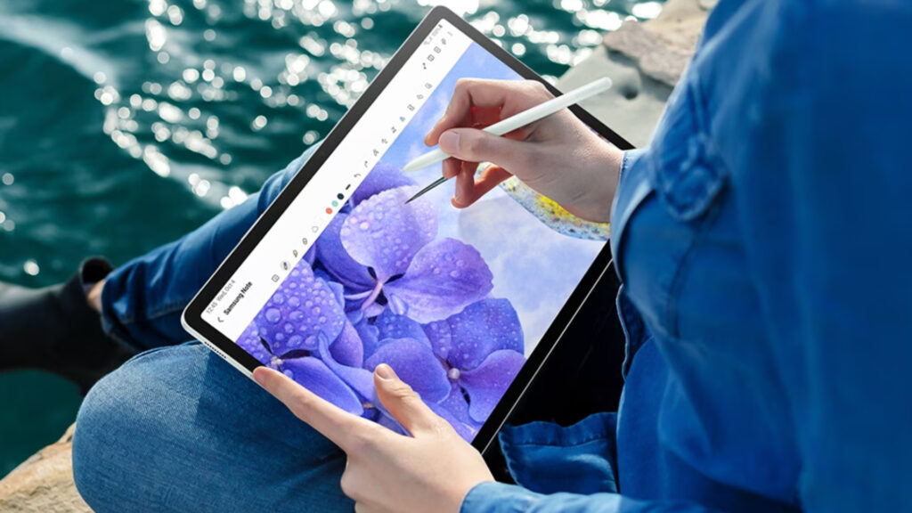 LE styler S Pen accompagne la tablette // Source : Samsung LE styler S Pen accompagne la tablette // Source : Samsung