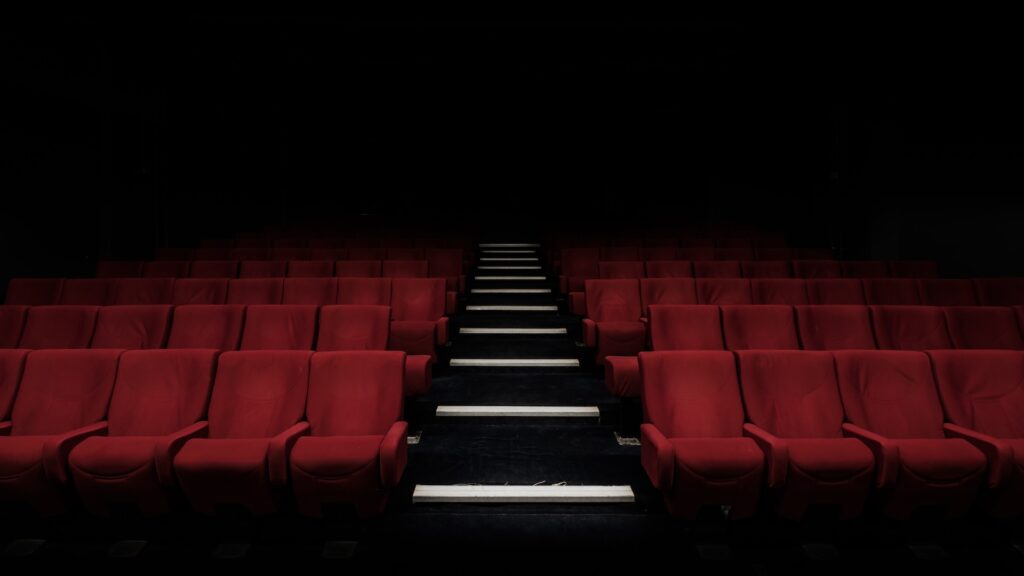 Le cinéma résistera-t-il face aux services de vidéos en streaming ? // Source : Félix Mooneeram via Unsplash Le cinéma résistera-t-il face aux services de vidéos en streaming ? // Source : Félix Mooneeram via Unsplash
