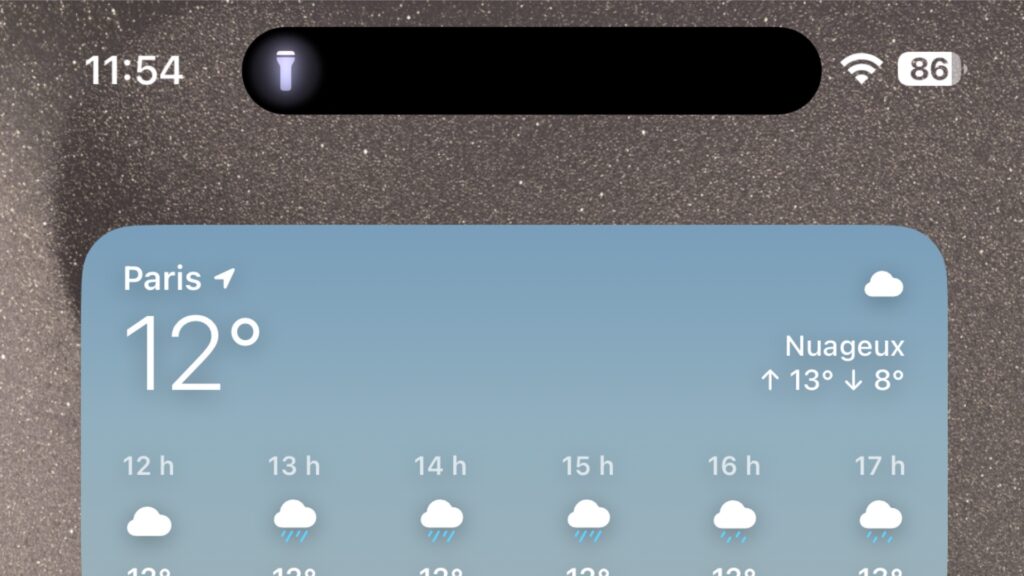 L'affichage de la lampe torche dans iOS 17.1. L'affichage de la lampe torche dans iOS 17.1.