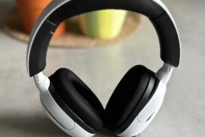 Casque Sony Inzone H5 // Source : Maxime Claudel pour Numerama Casque Sony Inzone H5 // Source : Maxime Claudel pour Numerama