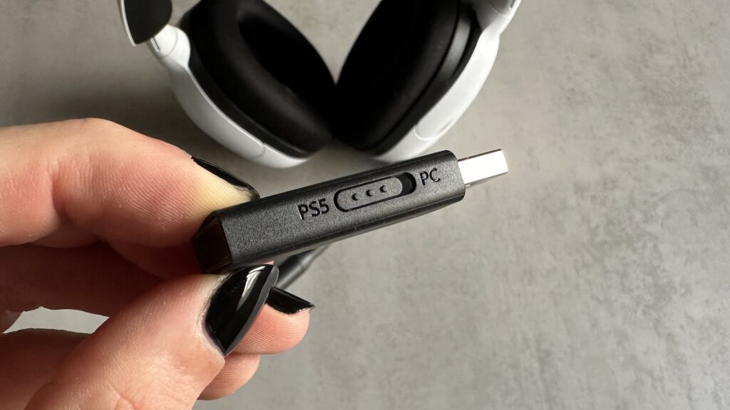 Casque Sony Inzone H5 // Source : Maxime Claudel pour Numerama Casque Sony Inzone H5 // Source : Maxime Claudel pour Numerama