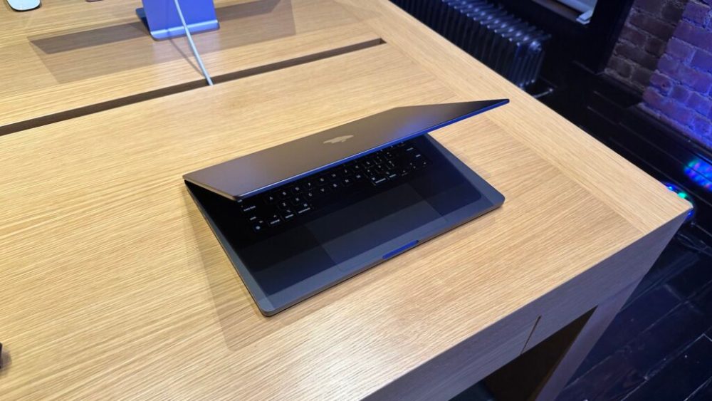 MacBook Pro M3 noir sidéral // Source : Maxime Claudel pour Numerama MacBook Pro M3 noir sidéral // Source : Maxime Claudel pour Numerama