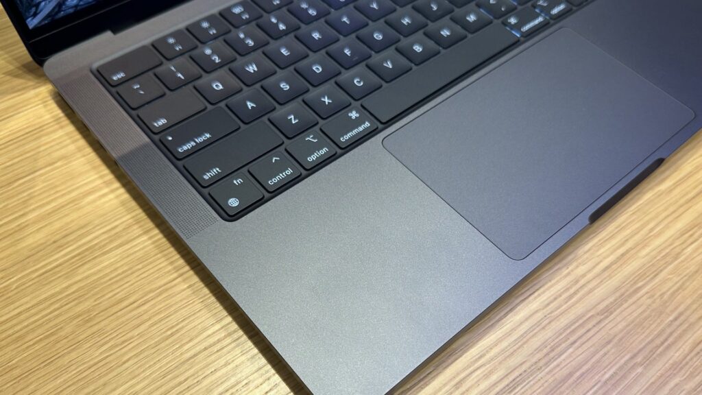 MacBook Pro M3 noir sidéral // Source : Maxime Claudel pour Numerama MacBook Pro M3 noir sidéral // Source : Maxime Claudel pour Numerama