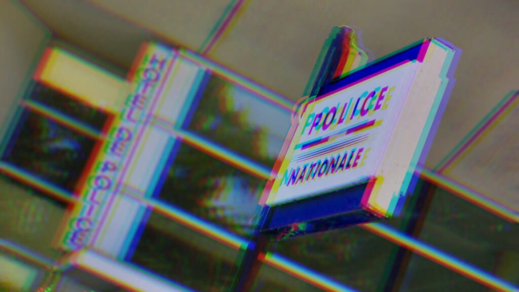 Un commissariat de police // Source : Nicolas DUPREY - CD 78 / Montage Numerama Un commissariat de police // Source : Nicolas DUPREY - CD 78 / Montage Numerama