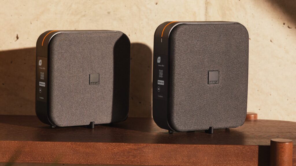 La Livebox 6 et la Livebox 7. // Source : Orange La Livebox 6 et la Livebox 7. // Source : Orange