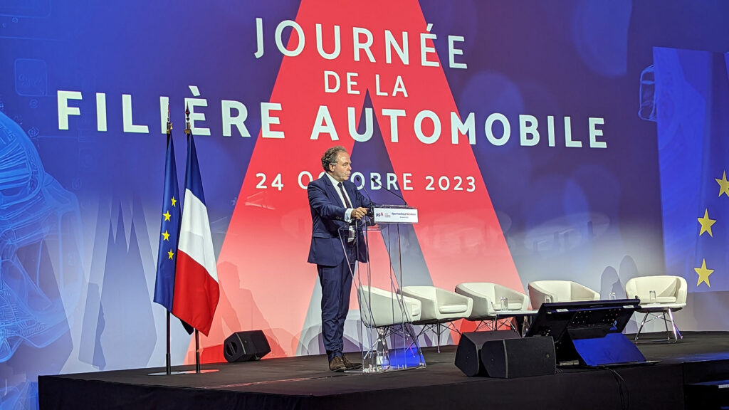 Luc Chatel - président de la filière auto - a encouragé les troupes // Source : Raphaelle Baut Luc Chatel - président de la filière auto - a encouragé les troupes // Source : Raphaelle Baut
