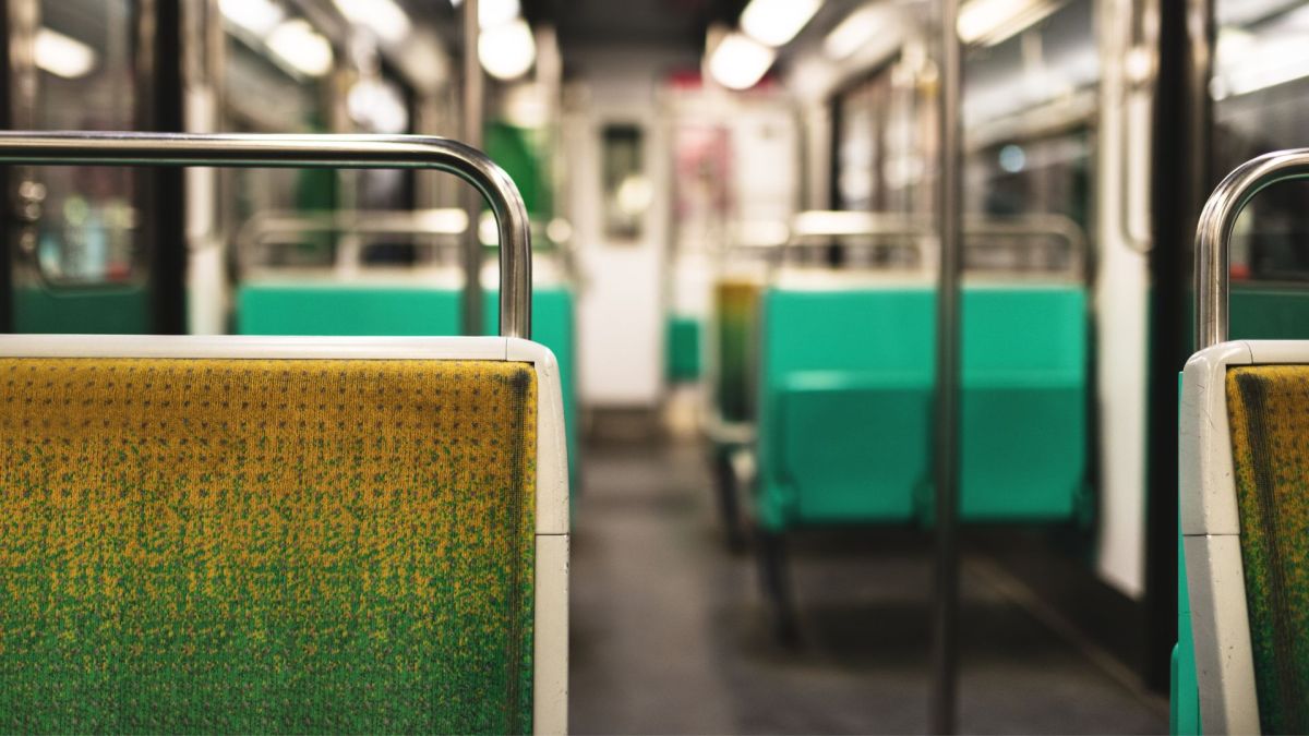 Siège de métro. // Source : Canva Siège de métro. // Source : Canva