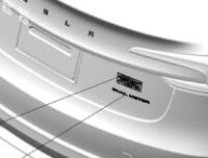 Le catalogue trahi l'arrivée d'une version sportive de Model 3 // Source : Tesla