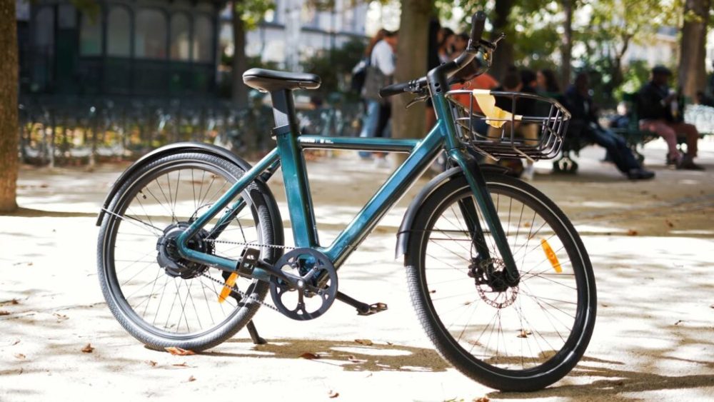 Le vélo électrique Motto Two est disponible uniquement en vert anglais Le vélo électrique Motto Two est disponible uniquement en vert anglais