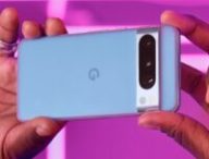 Le Pixel 8 Pro dans sa version Bleu Azur. // Source : Google