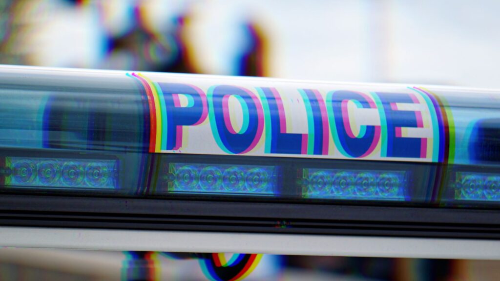 Comment est formée la police sur les questions de cyberharcèlement ? // Source : Canva Comment est formée la police sur les questions de cyberharcèlement ? // Source : Canva